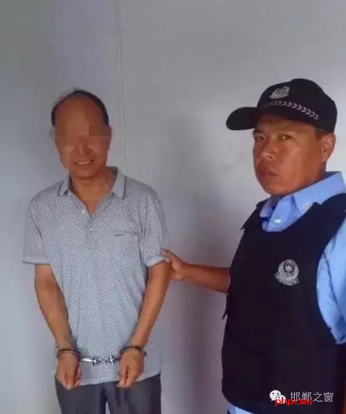 8月9日6時許，邯鄲大名鋪上高速口檢查站執(zhí)勤民警對一輛白色捷達車進行安檢時，車上一名男乘客自稱忘帶身份證，民警遂讓該男子提供其身份證號。經(jīng)核查，該男子為許某良，系涉嫌保險詐騙網(wǎng)上逃犯。該許于5月31日，騙取國家養(yǎng)老保險金12萬余元，被魏縣公安局網(wǎng)上追逃。